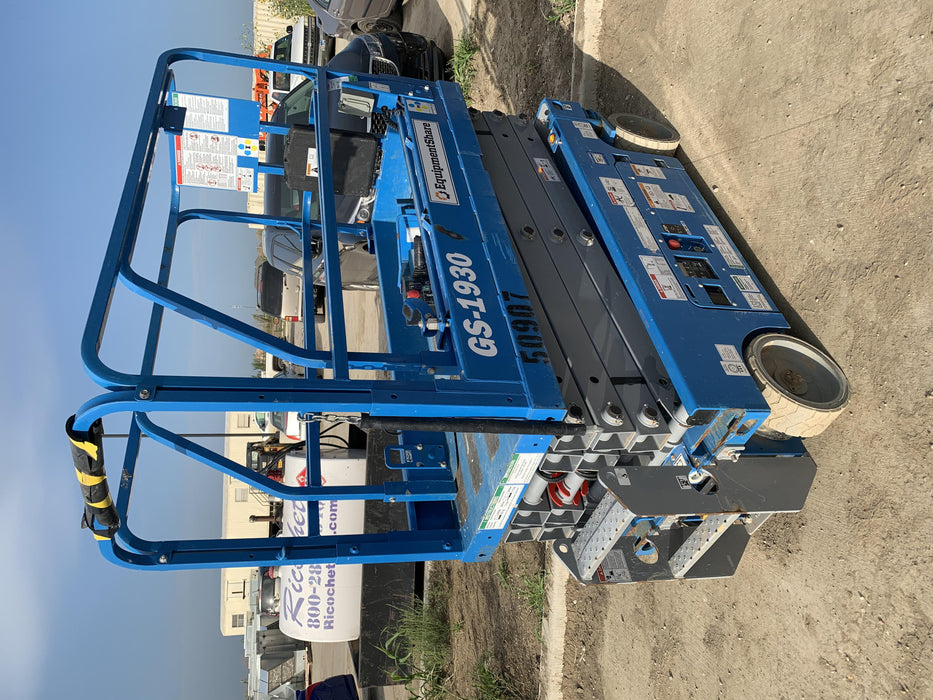 2019 Genie GS-1930 Fixed Rails with Chain Entry
