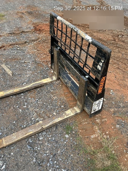 2022 ARROW MATERIAL HANDLING 60" Pallet Forks - Arrow