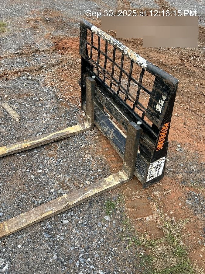 2022 ARROW MATERIAL HANDLING 60" Pallet Forks - Arrow