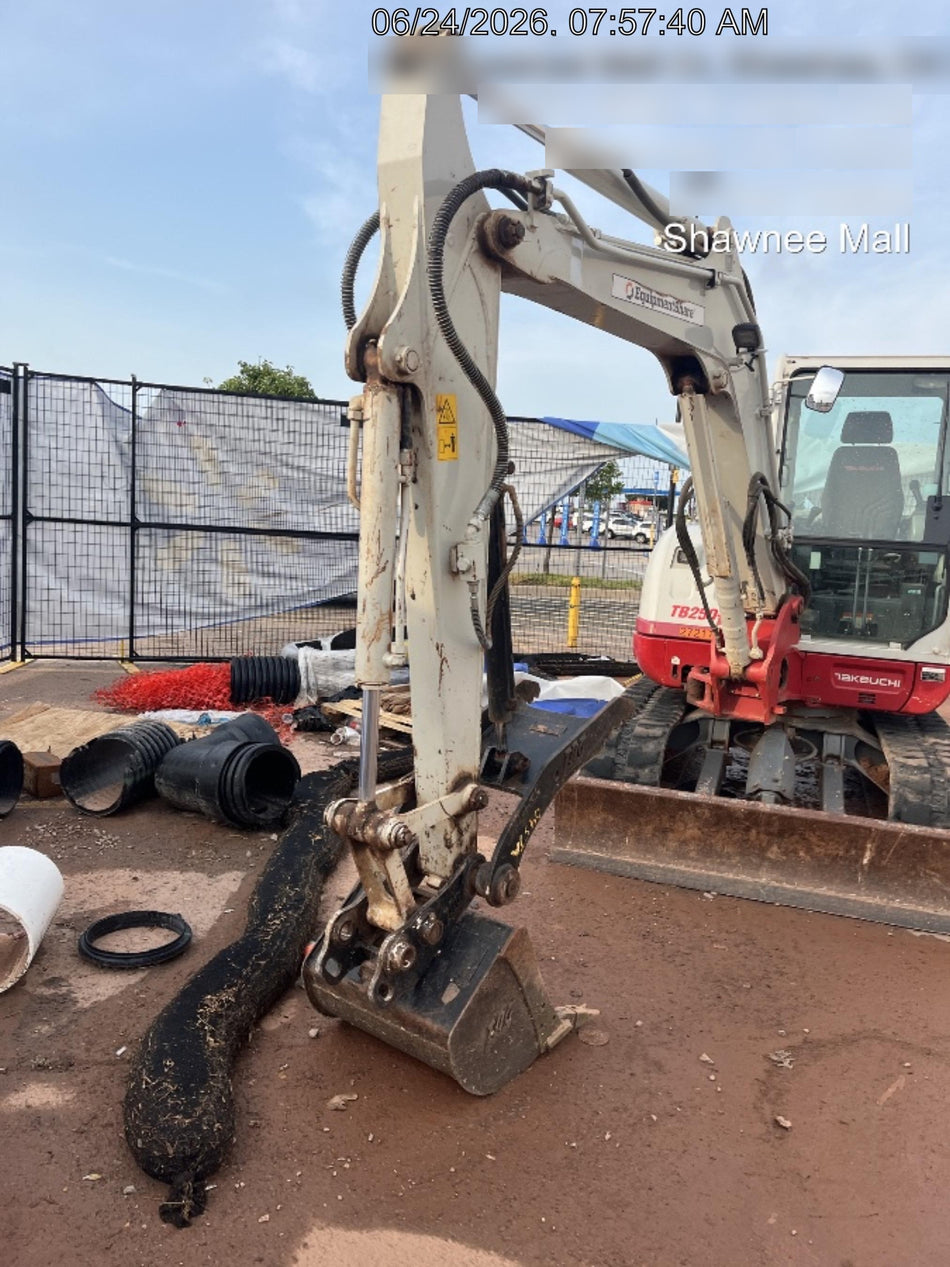 2022 TAKEUCHI TB250-2CR