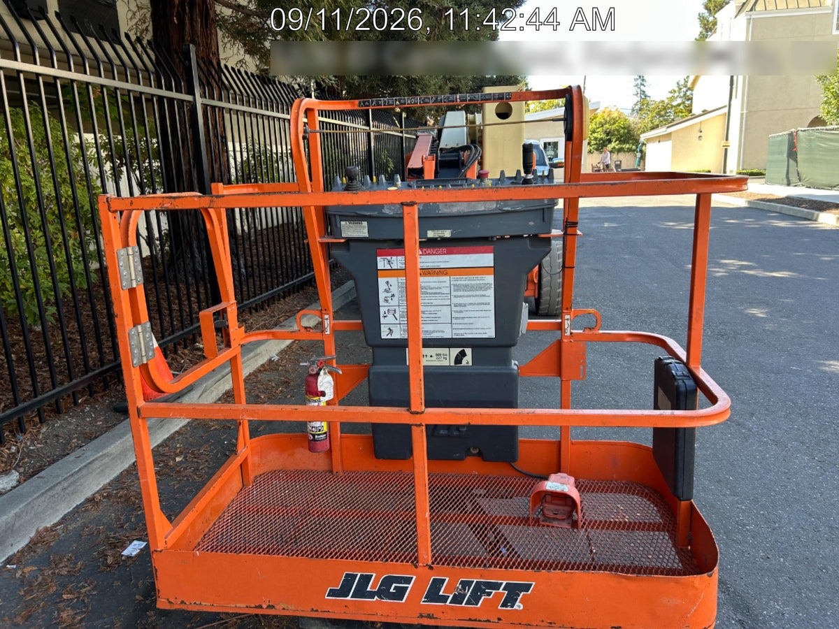2019 JLG E450AJ