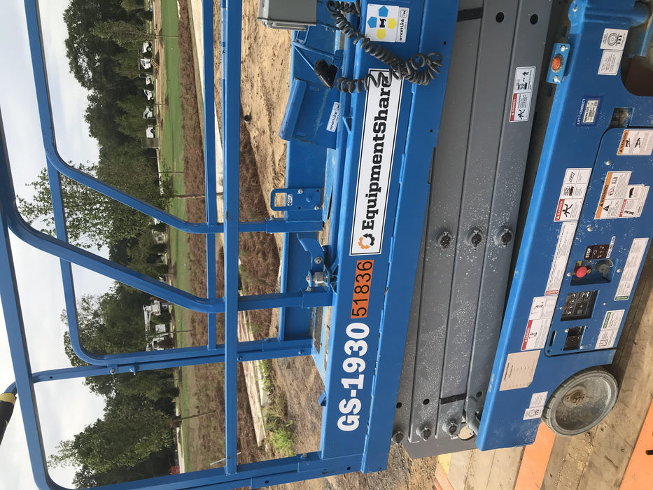 2019 Genie GS-1930 Fixed Rails with Chain Entry