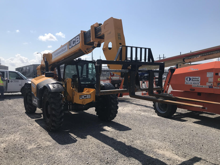 2020 JCB 509-42 Cab/Heat/Air, Solid Tires, Work Lights, Beacon, Aux Hydraulics, Back up Alarm, Lifting Eye, ES Decals