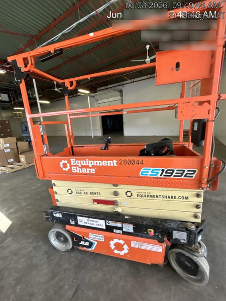 2022 JLG ES1932