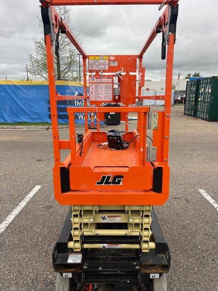 2024 JLG ES1932