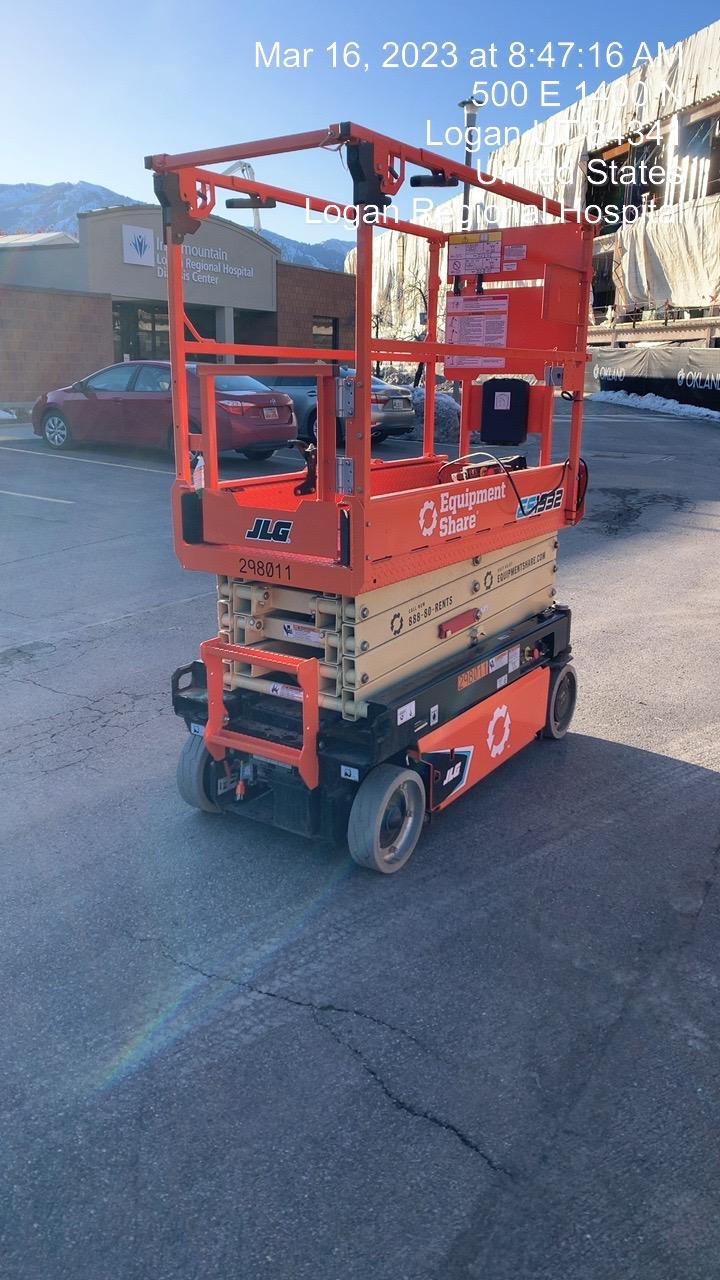 2023 JLG ES1932