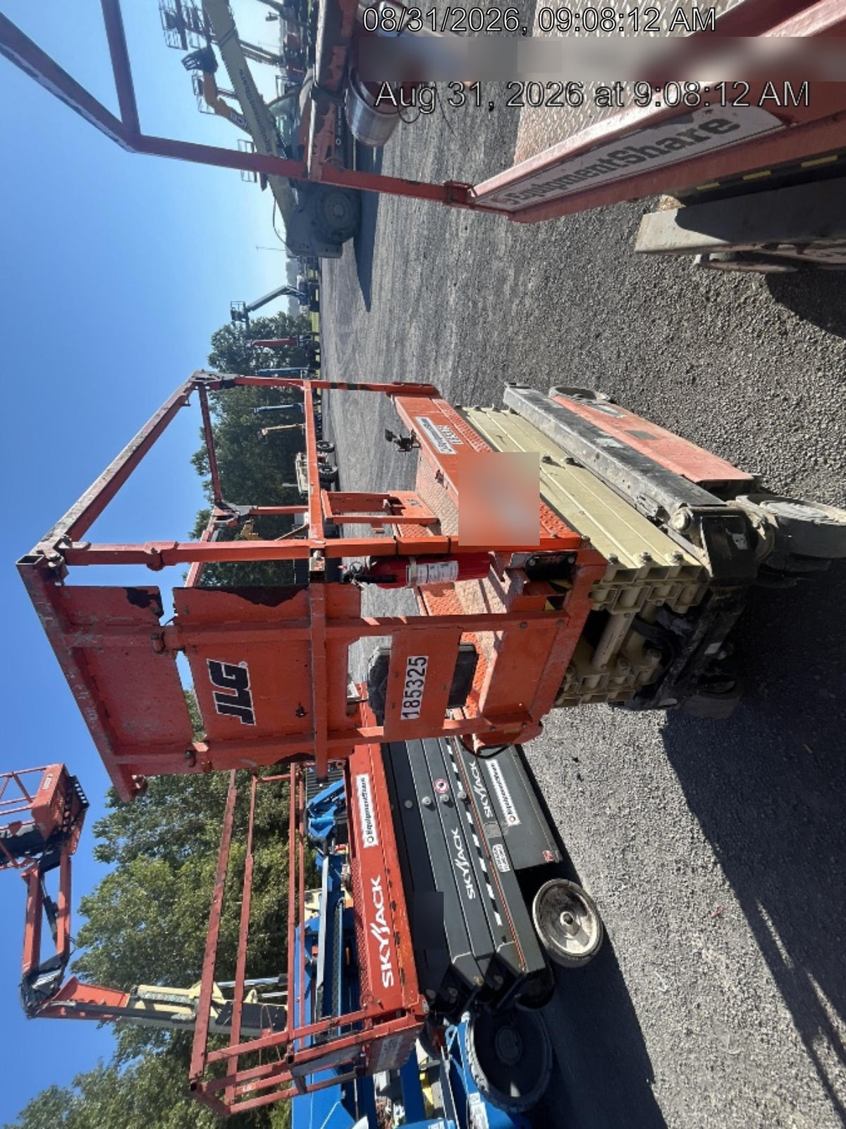 2021 JLG ES1932