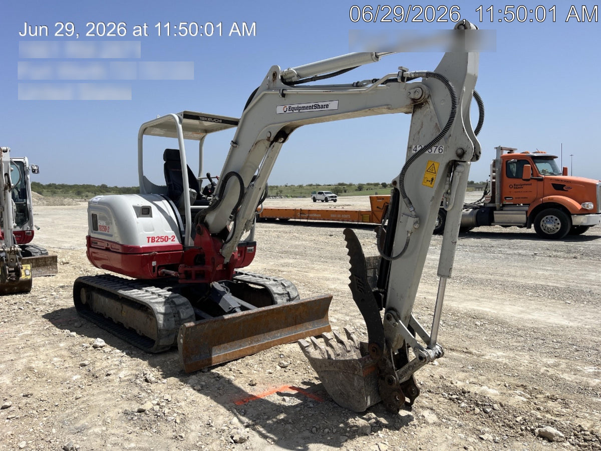 2024 TAKEUCHI TB250-2R