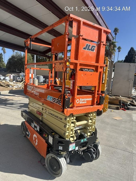 2024 JLG ES1932