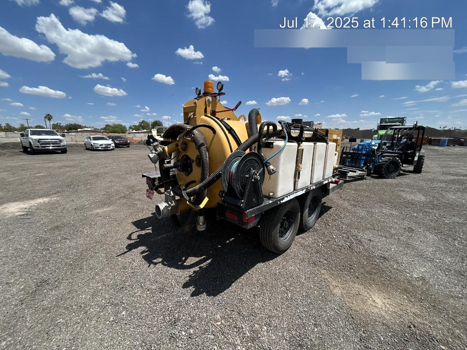 2022 Vac-Tron LP573XDT T4 Koehler Diesel Engine, 500 Gallon Debris Tank, x2 100 Gallon Water Tanks
