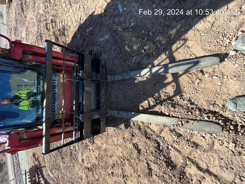 2022 ARROW MATERIAL HANDLING 60" Pallet Forks - Arrow