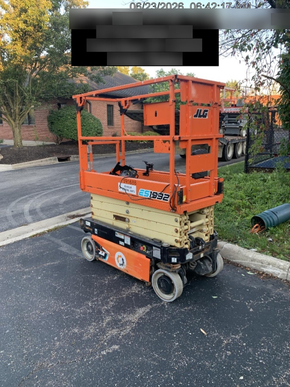 2021 JLG ES1932