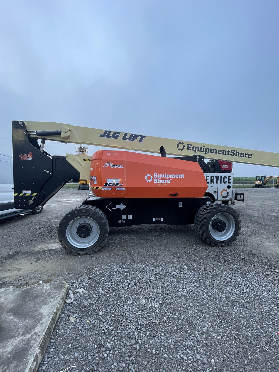 2025 JLG 800AJ