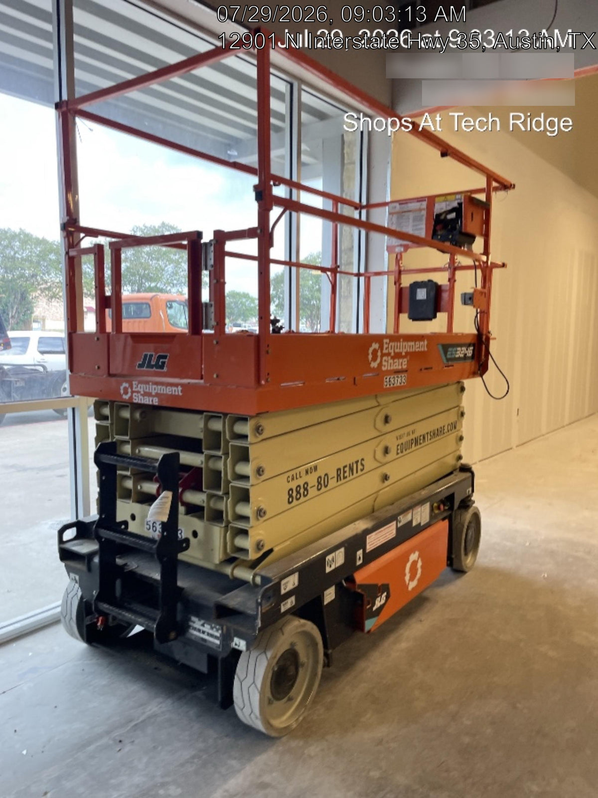 2025 JLG ES3246