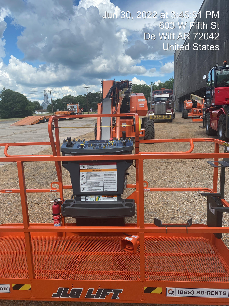 2022 JLG 860SJ