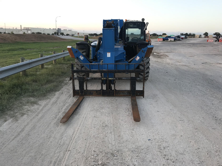 2018 Genie GTH-1056 GTH-1056 w/CAB, Solid Tires, Work Lights, 60" carriage/forks, cab mesh, beacon
