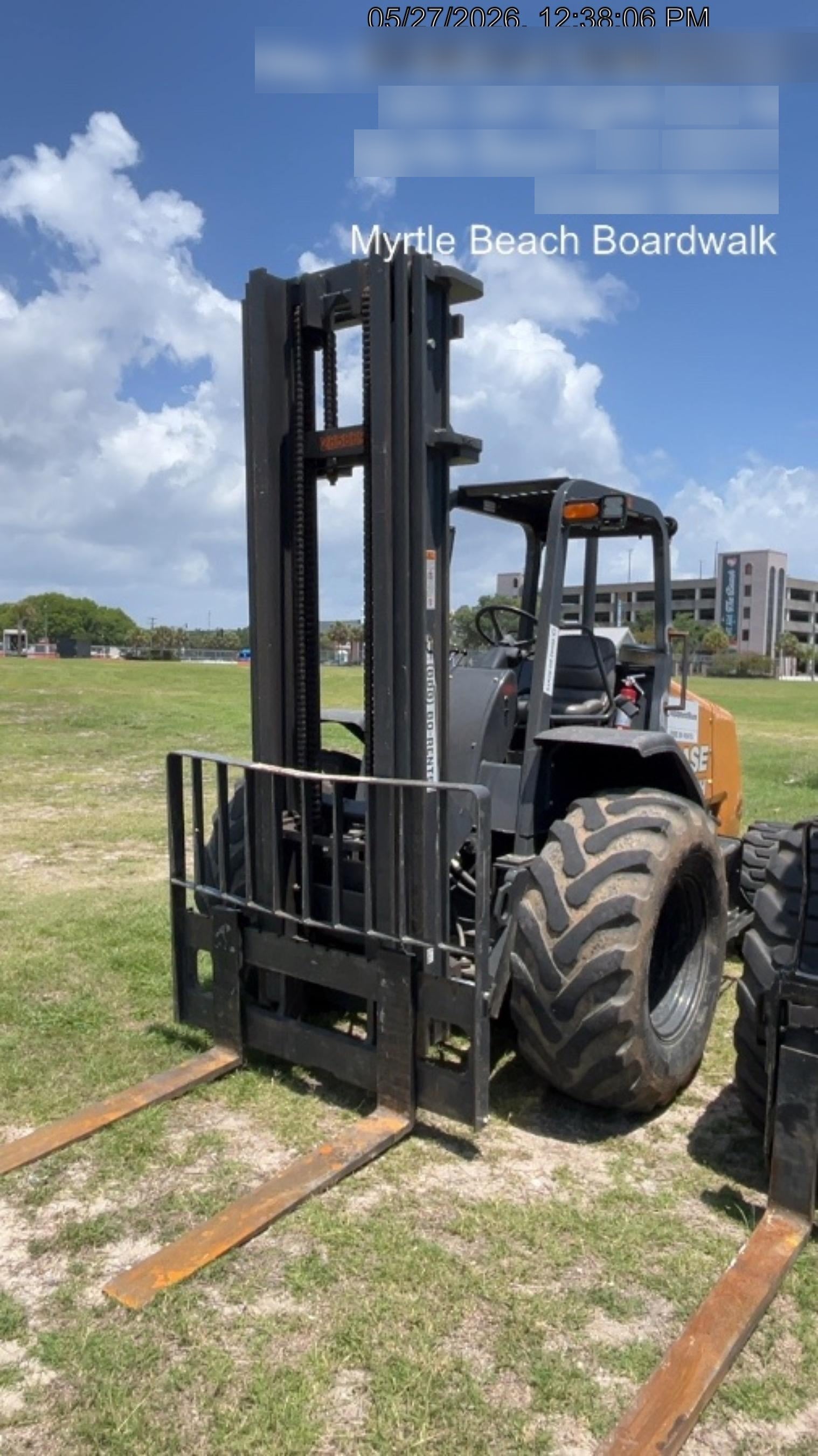 2023 CASE 588H