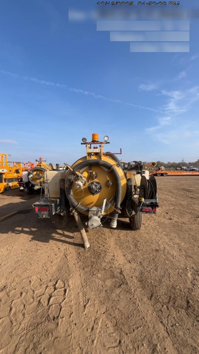 2022 VAC-TRON LP573XDT