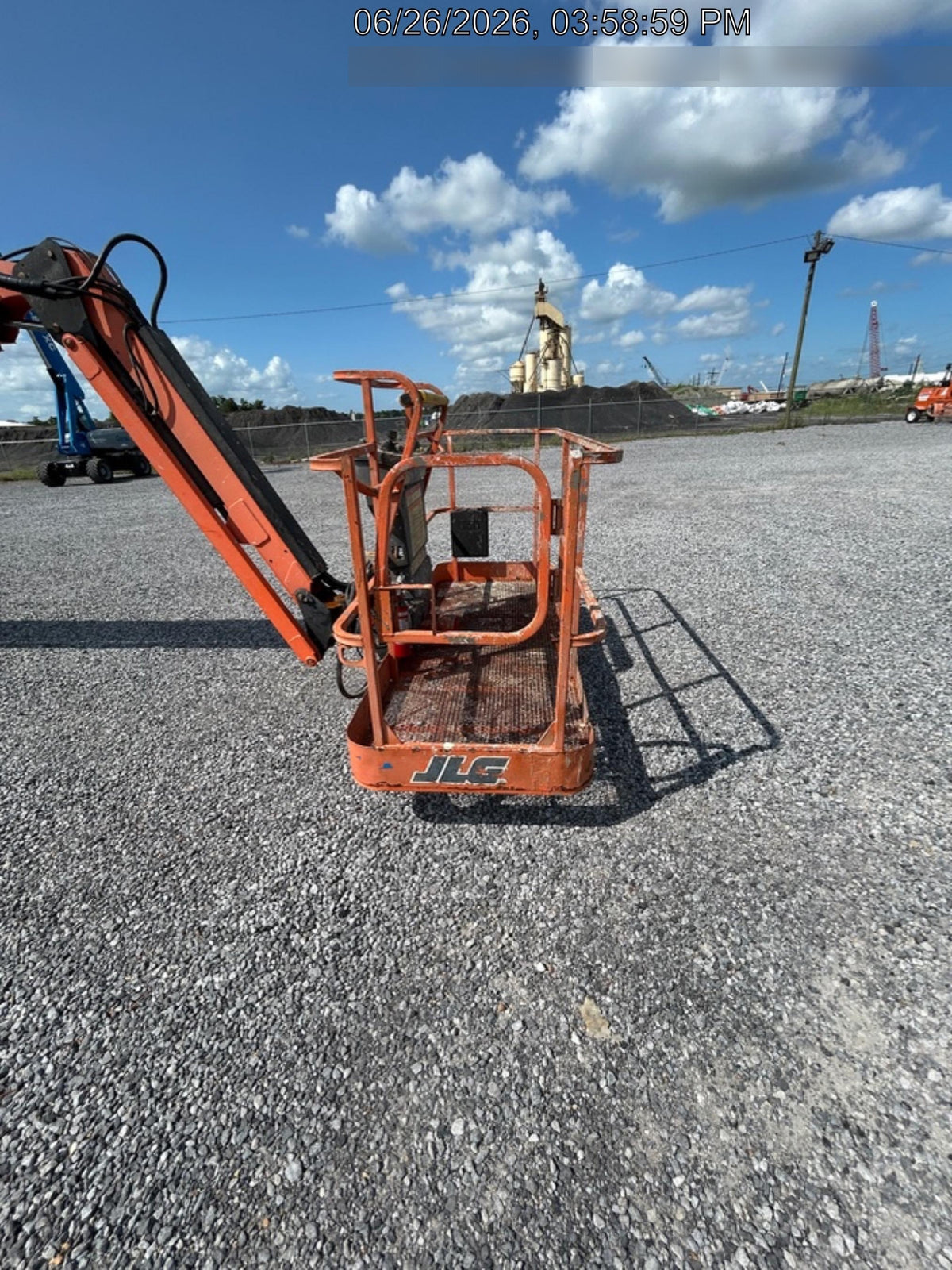 2019 JLG 660SJ