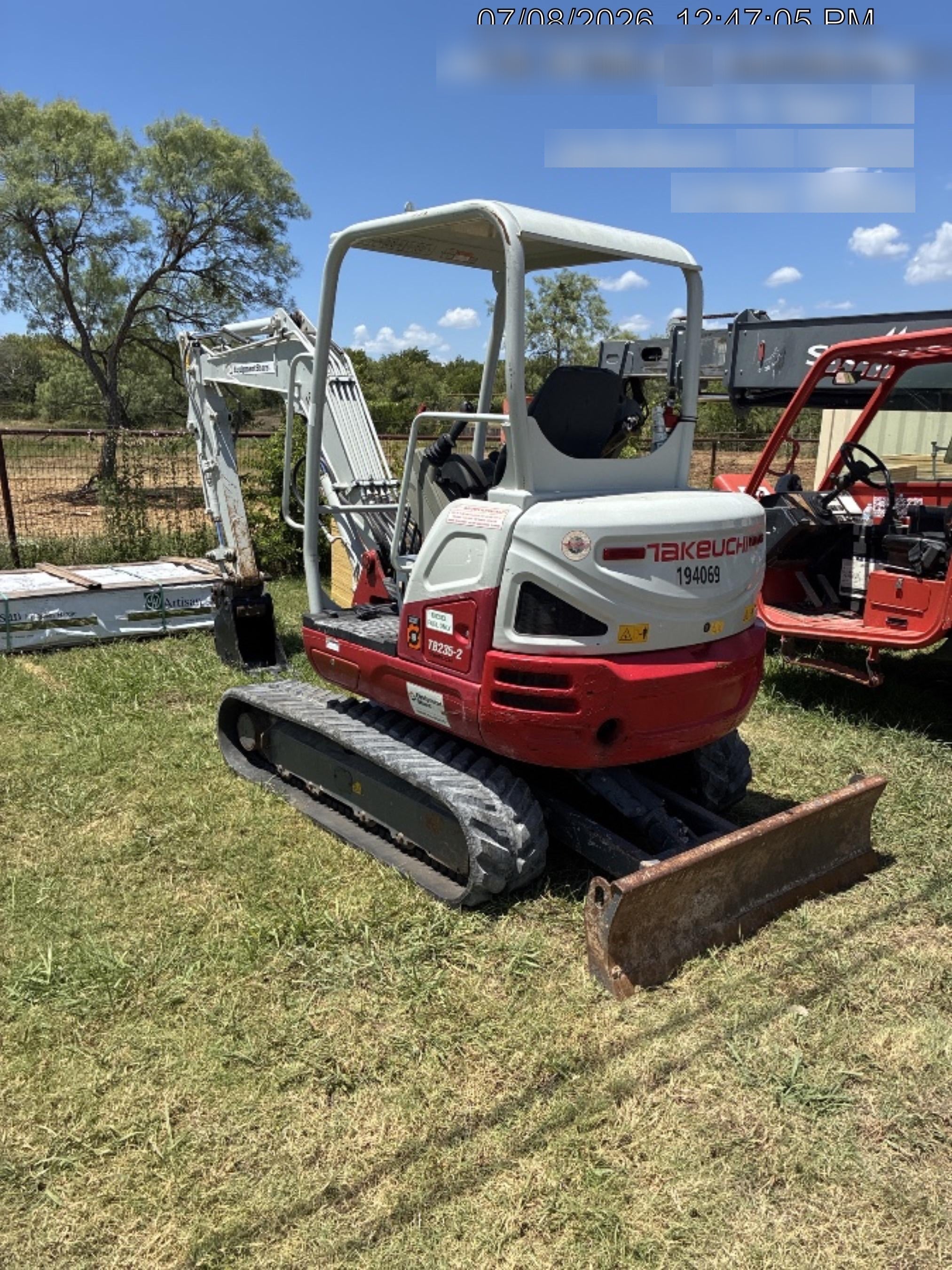 2021 TAKEUCHI TB235-2R