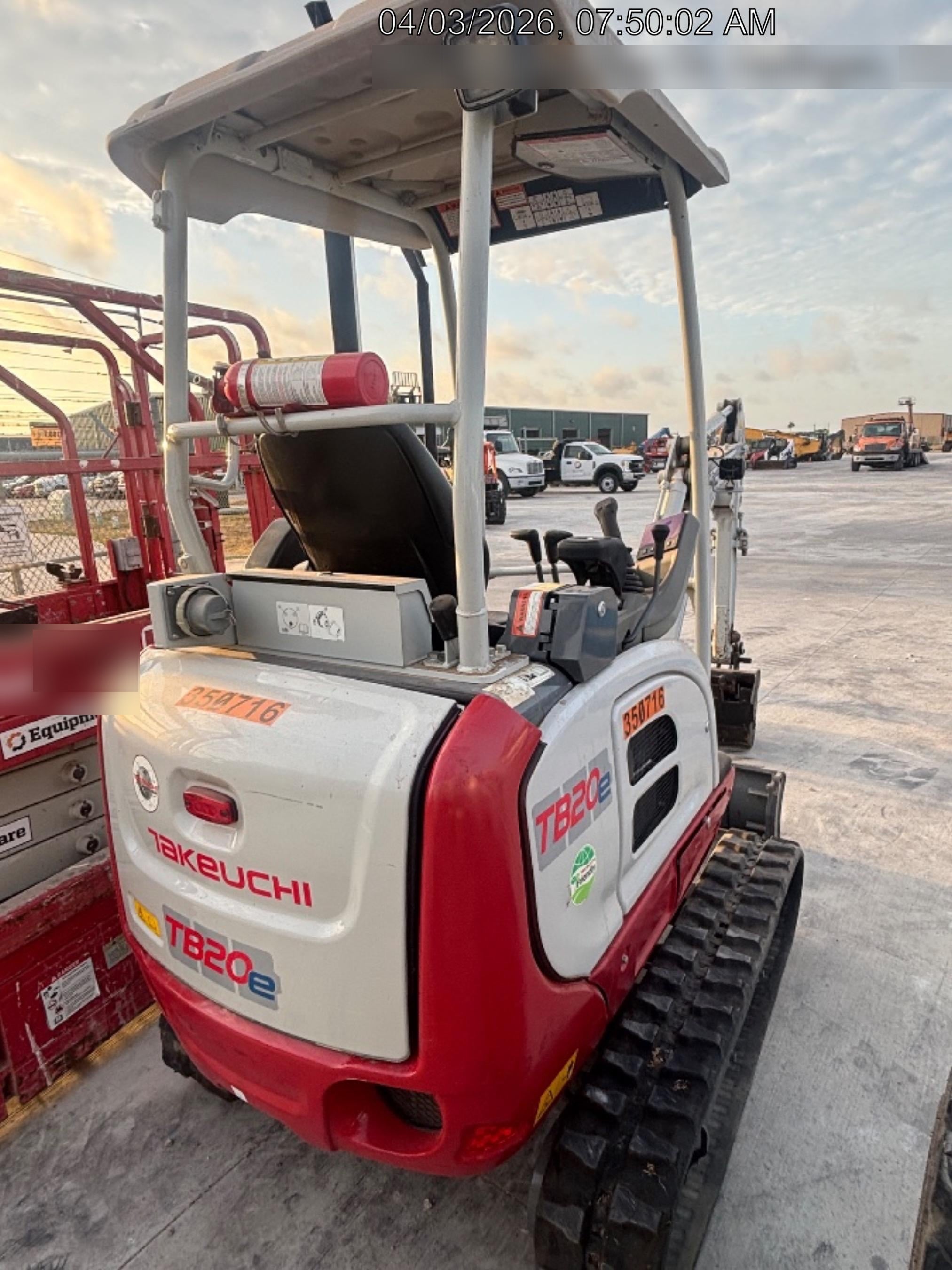 2023 TAKEUCHI TB20e