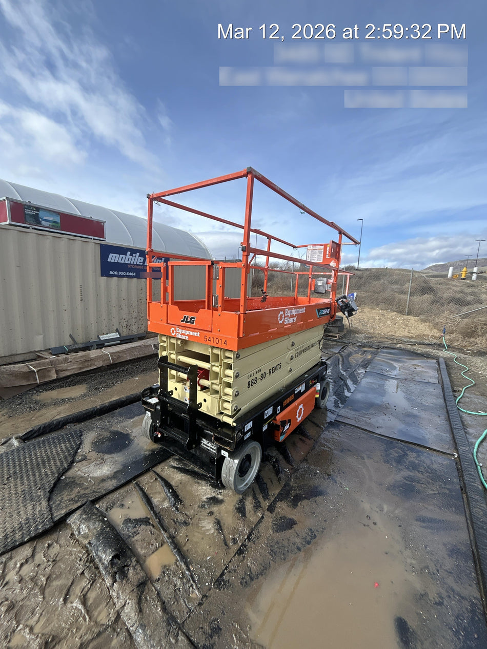 2025 JLG ES3246