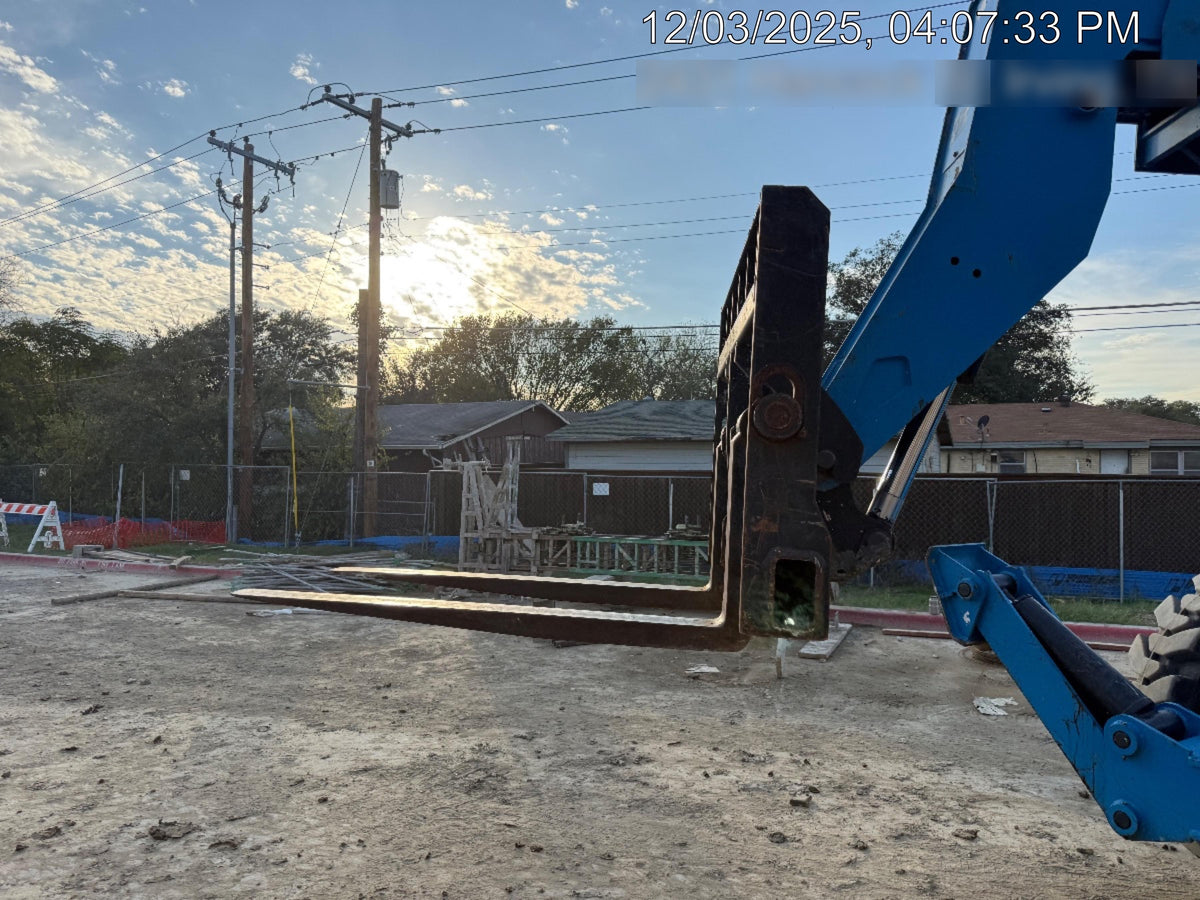 2017 GENIE GTH-1056