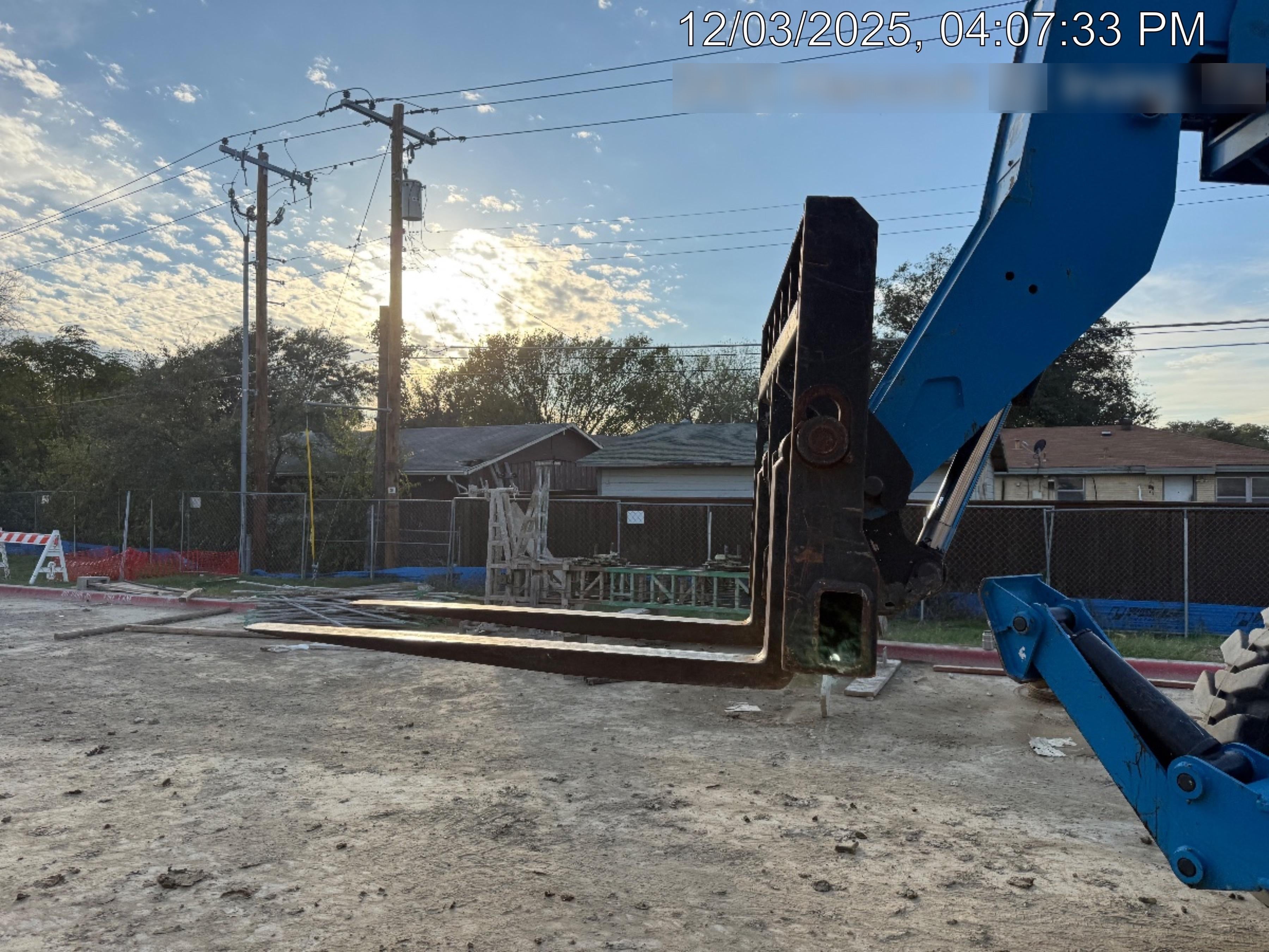 2017 GENIE GTH-1056