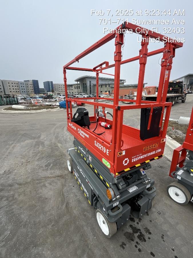 2024 Skyjack SJ3219 Electric Drive, Sld NM Tires, DBcns, RFRails, Power to Platform, T3 + Access Control