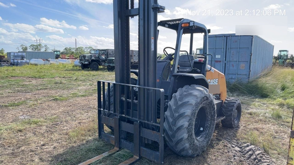 2023 CASE 588H