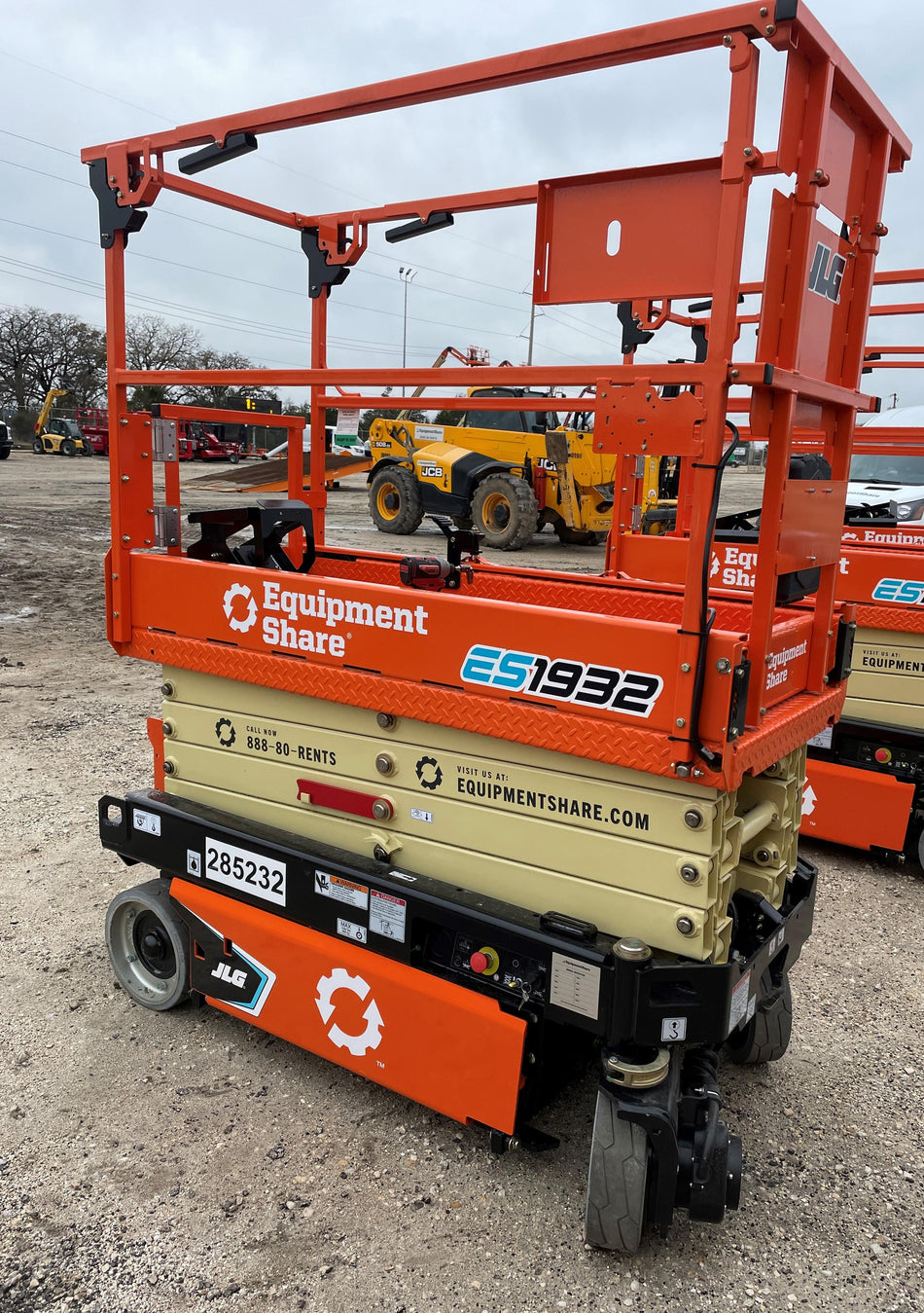 2022 JLG ES1932