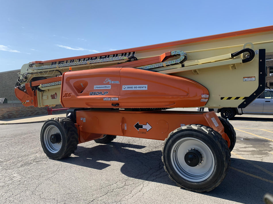 2022 JLG 1250AJP
