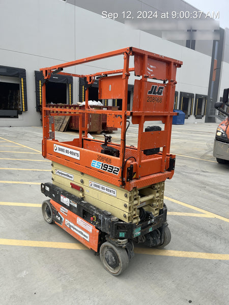 2022 JLG ES1932