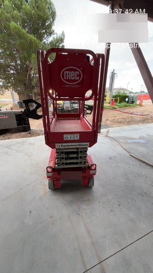 2020 MEC 1330SE Solid NM Tires, Steel Swing out Doors, LCS, Beacon, 900W Invertor