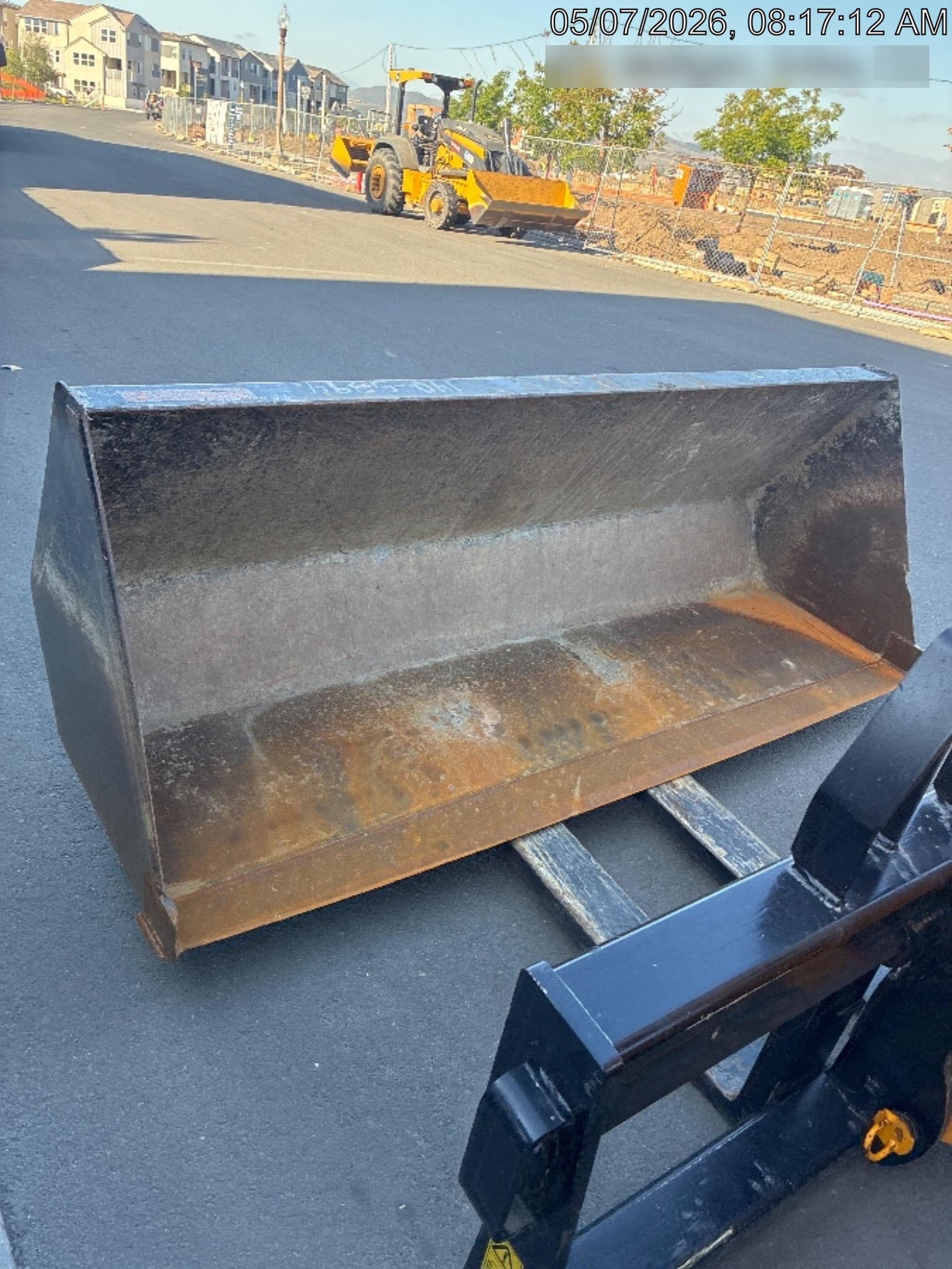 2022 JLG 1001100823