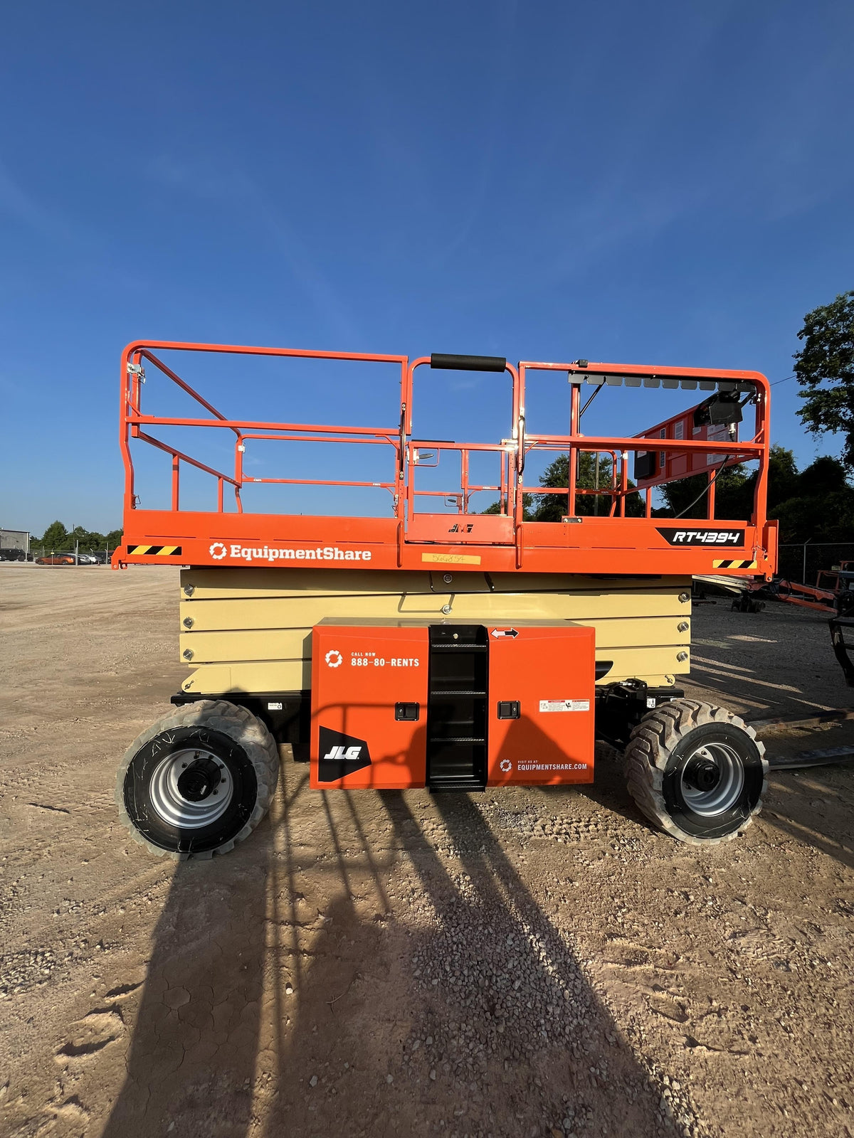 2025 JLG RT4394