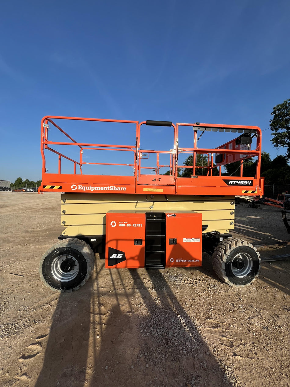 2025 JLG RT4394