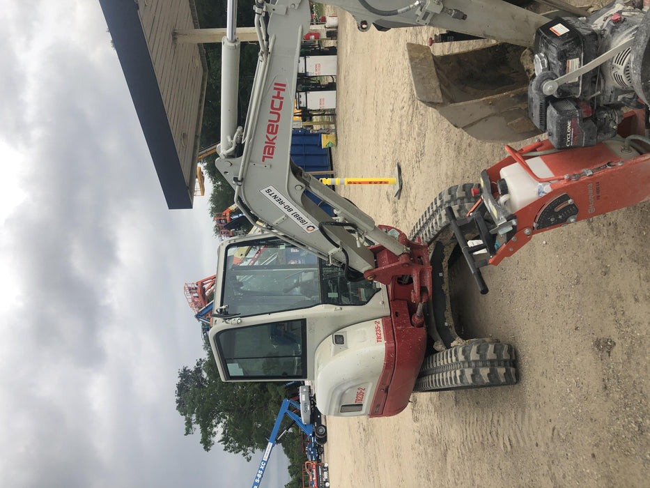 2020 TAKEUCHI TB-235-2CR