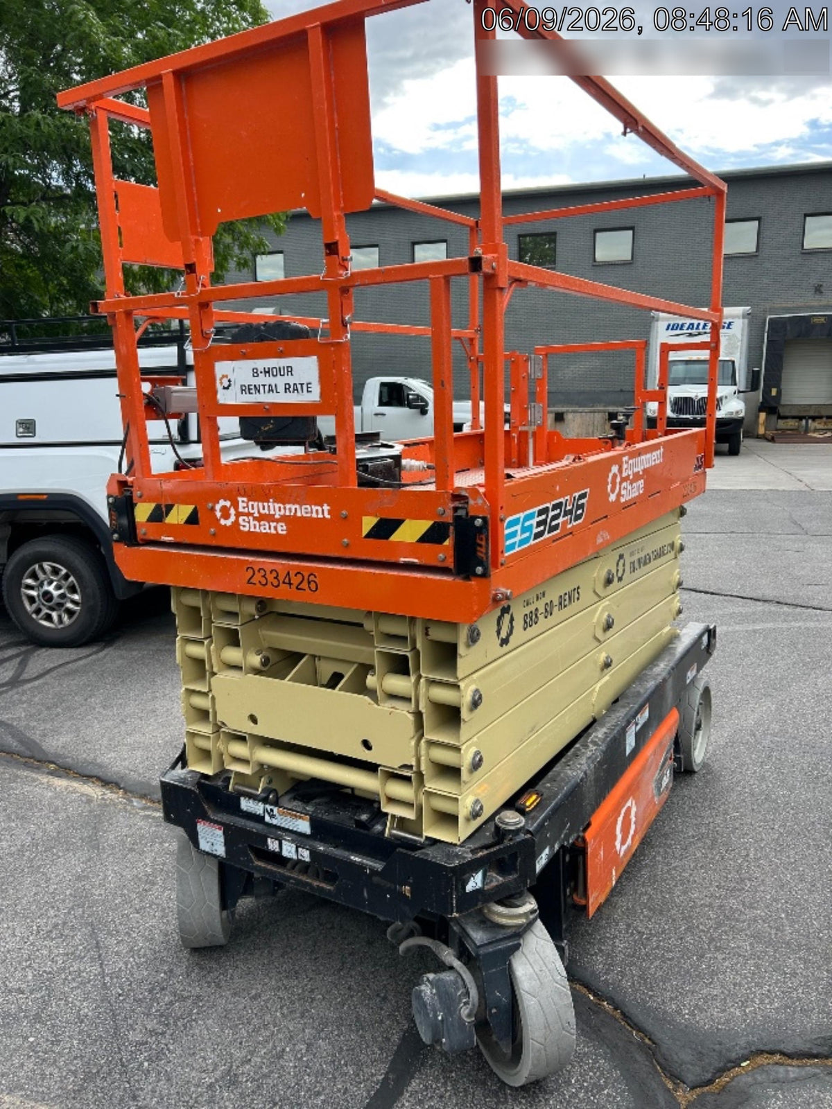 2022 JLG ES3246