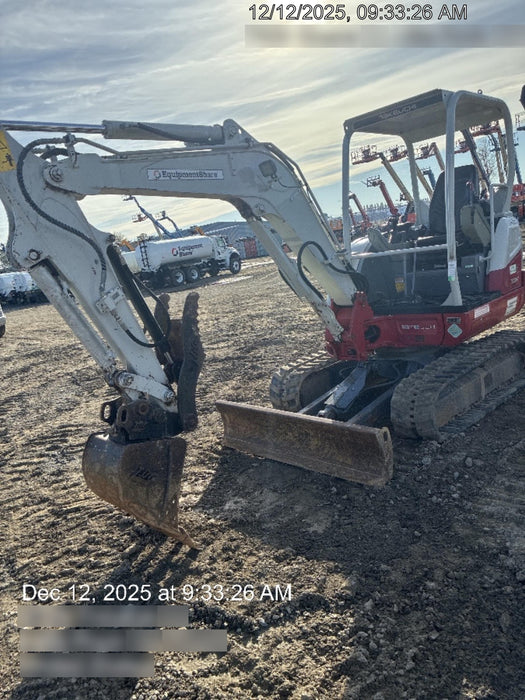 2021 TAKEUCHI TB235-2R