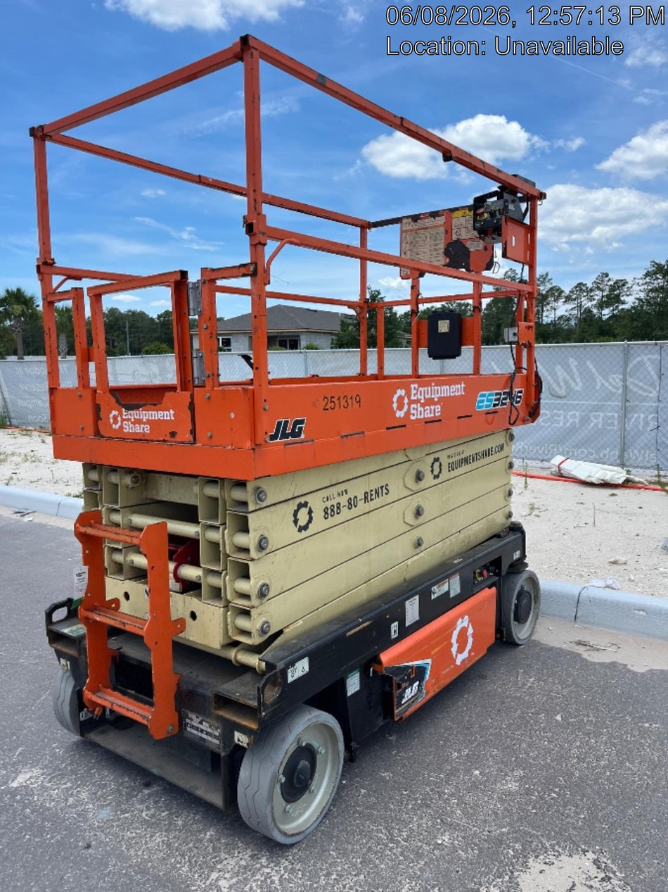 2022 JLG ES3246