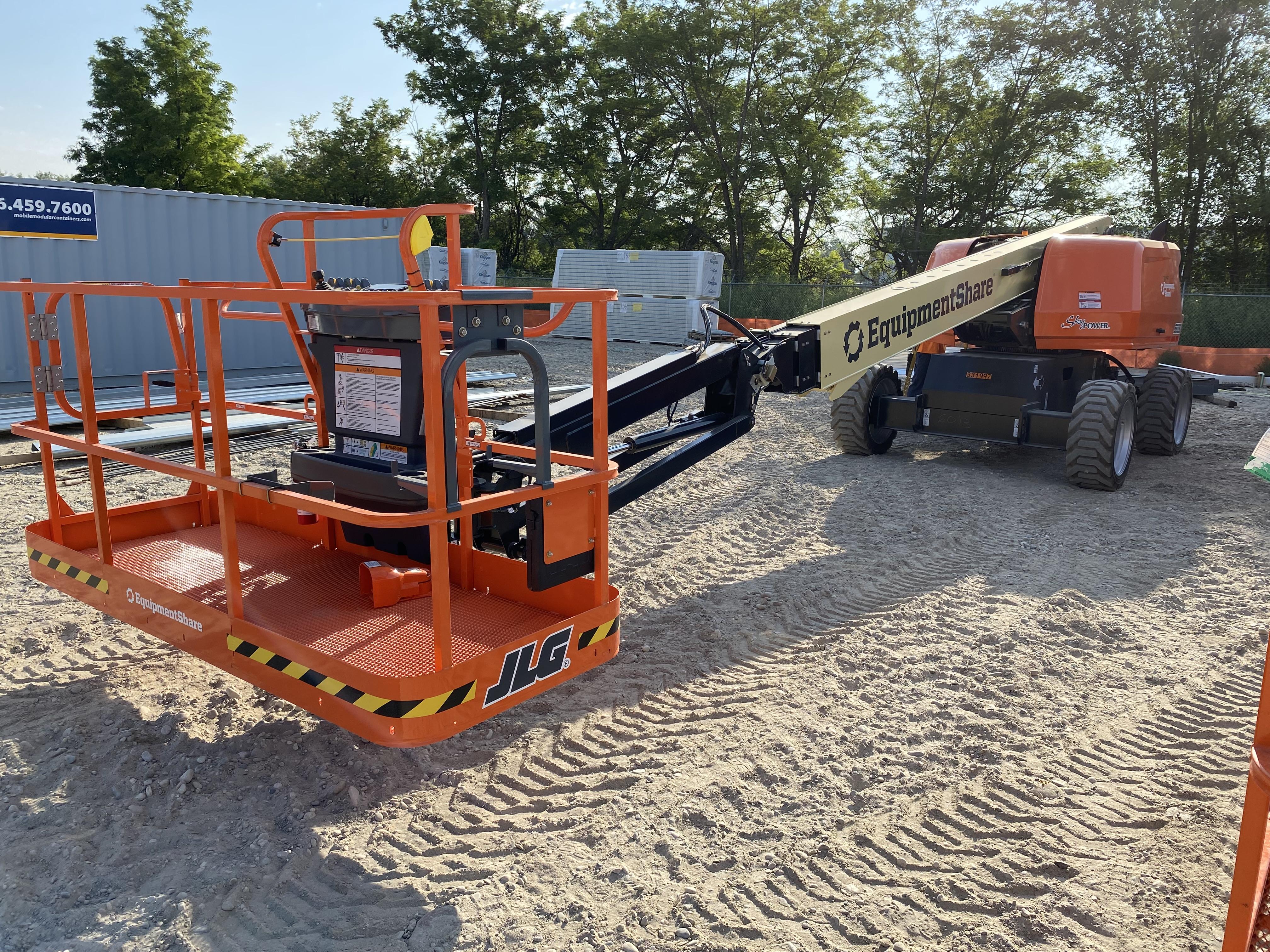 2023 JLG 660SJ