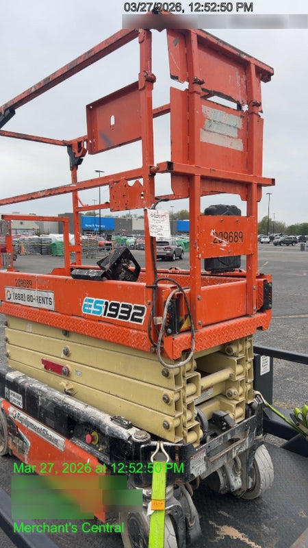 2022 JLG ES1932