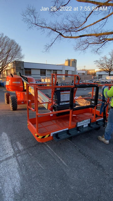2021 JLG 400S