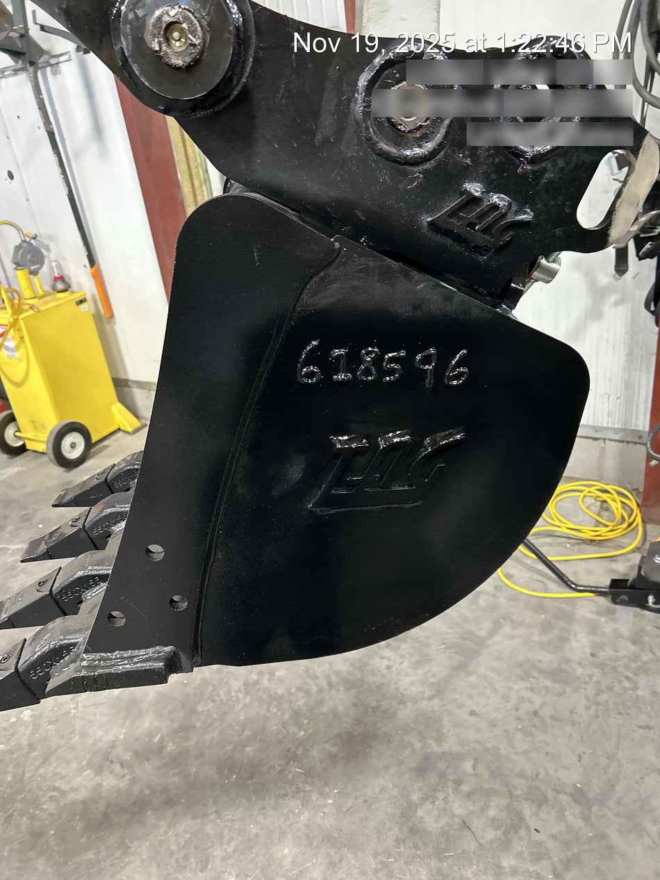 2025 TAKEUCHI 18" HD Bucket - Takeuchi