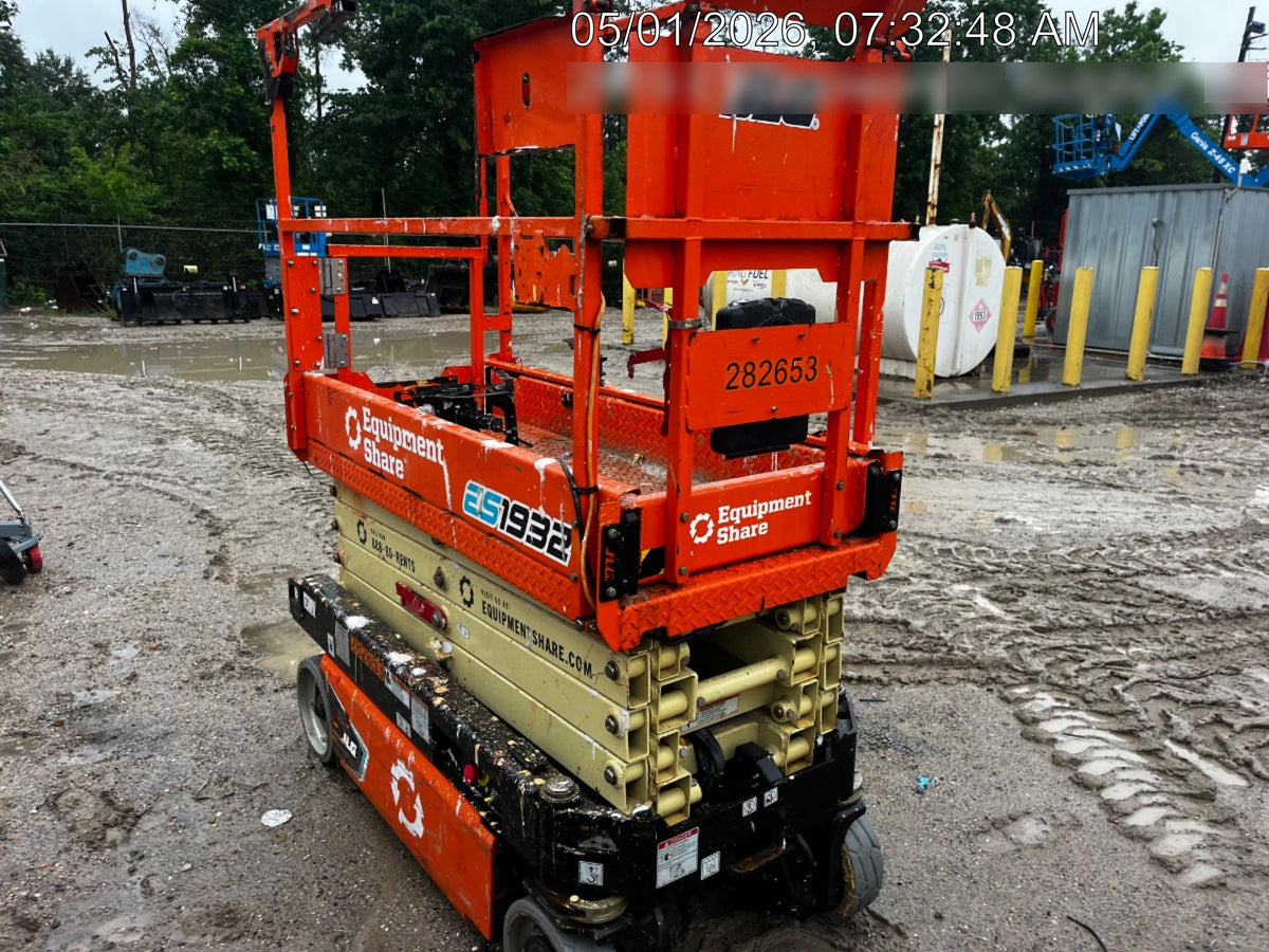 2022 JLG ES1932