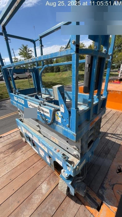 2020 Genie GS-1930 Solid Non Marking Tires, Beacon, Folding rails with half height swing gate, 800W Inverter