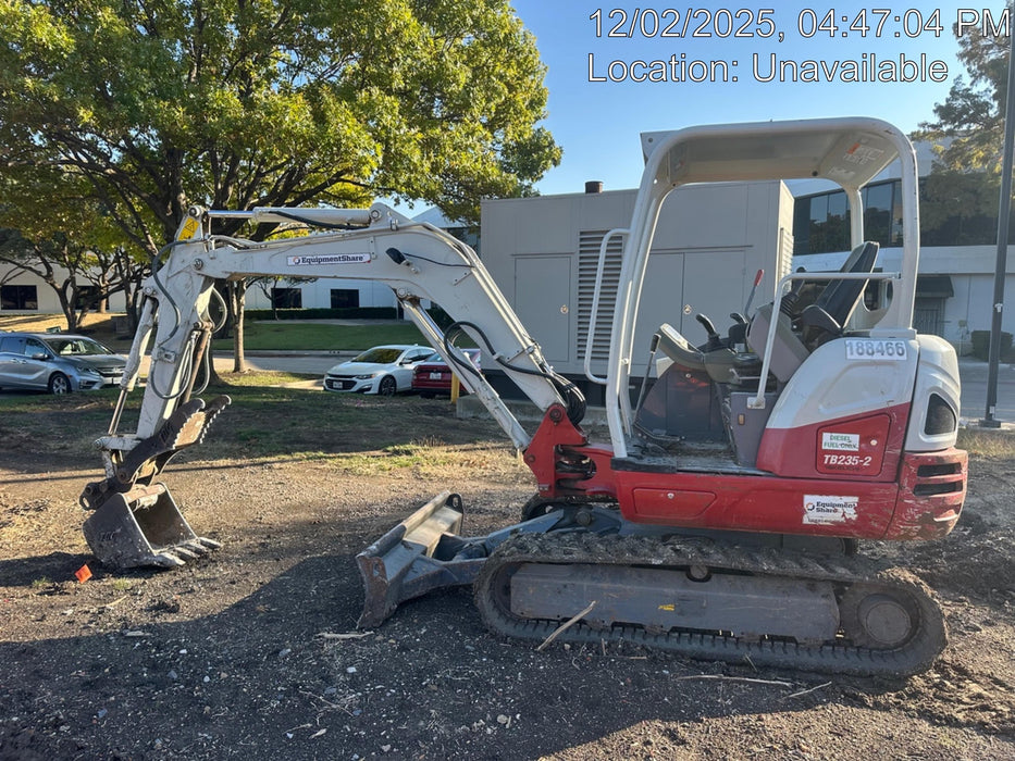 2021 TAKEUCHI TB235-2R