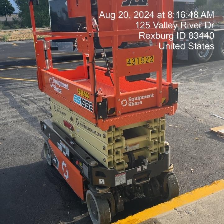 2024 JLG ES1932