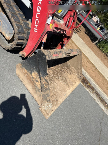 2025 TAKEUCHI 76" Smooth Bucket - Takeuchi